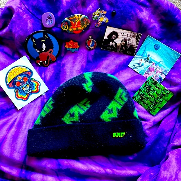 RARE Grateful Dead BUNDLE! Pins, Magnets, Pendant, Bear Mold, Hat, Stickers - Picture 9 of 9
